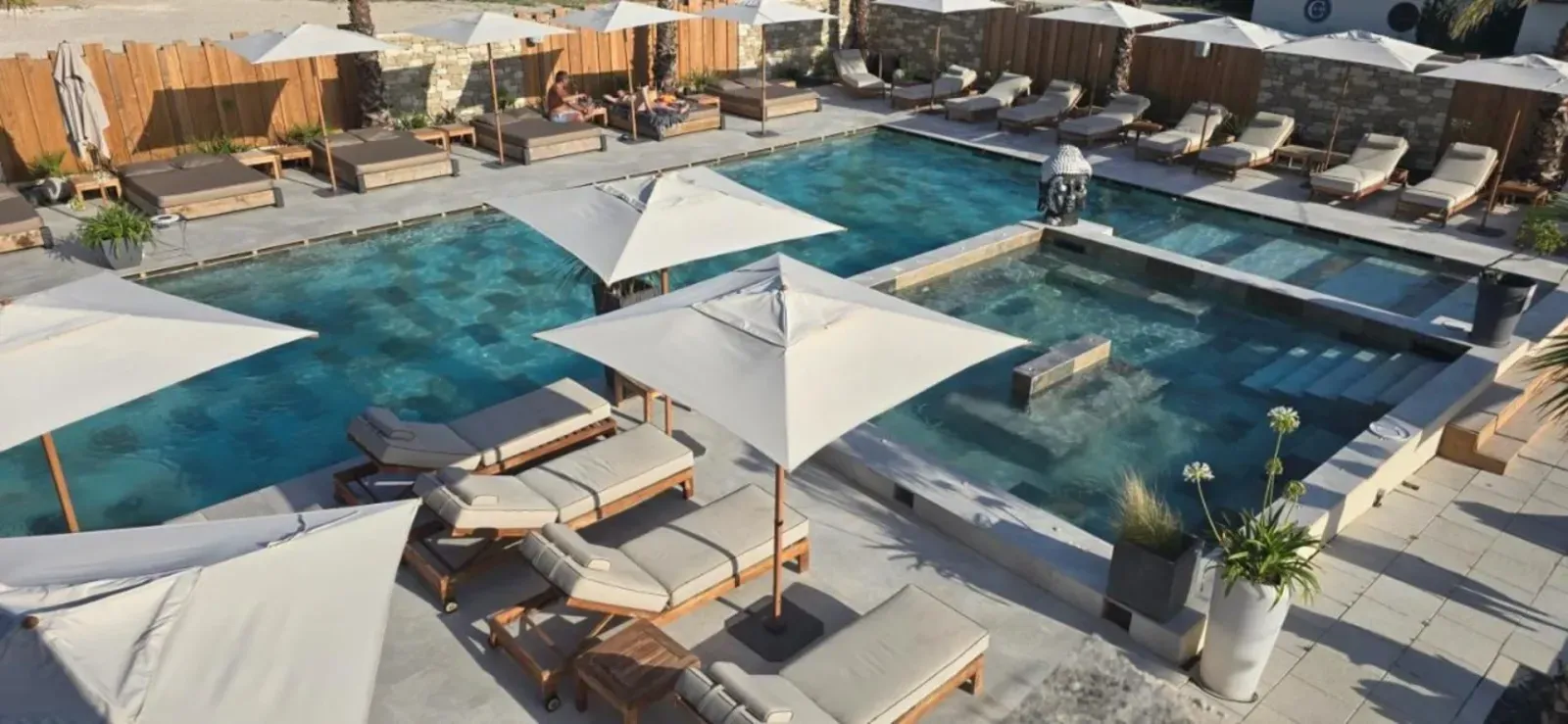 Group catering, group accommodation and individual stays in Provence Gordes, Provence Hôtel les loges du Luberon